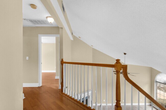 Building Photo - 879 Van Dyke Dr
