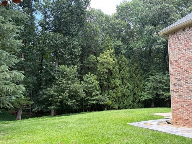 Building Photo - 96 Highgrove Dr