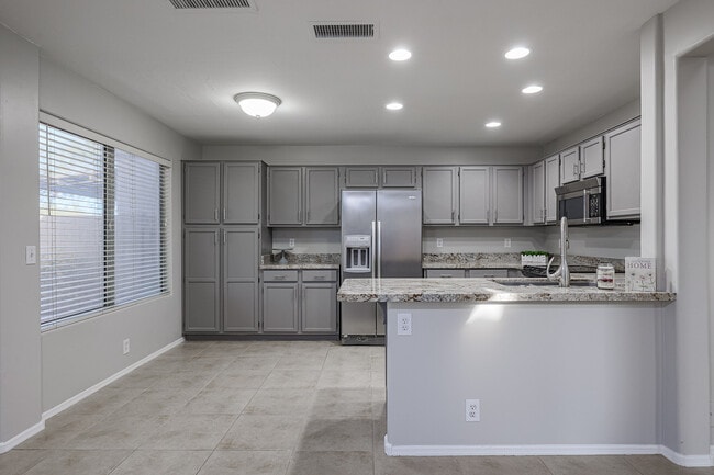 Building Photo - 4218 E Palo Brea Ln