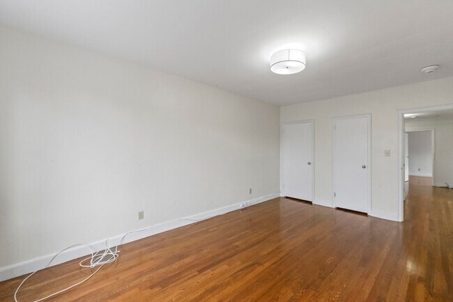 Building Photo - 38-40 Cedar Street Unit 243