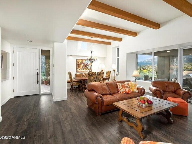Building Photo - 9898 E Graythorn Dr