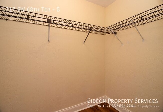 Building Photo - 717 SW 68th Terrace