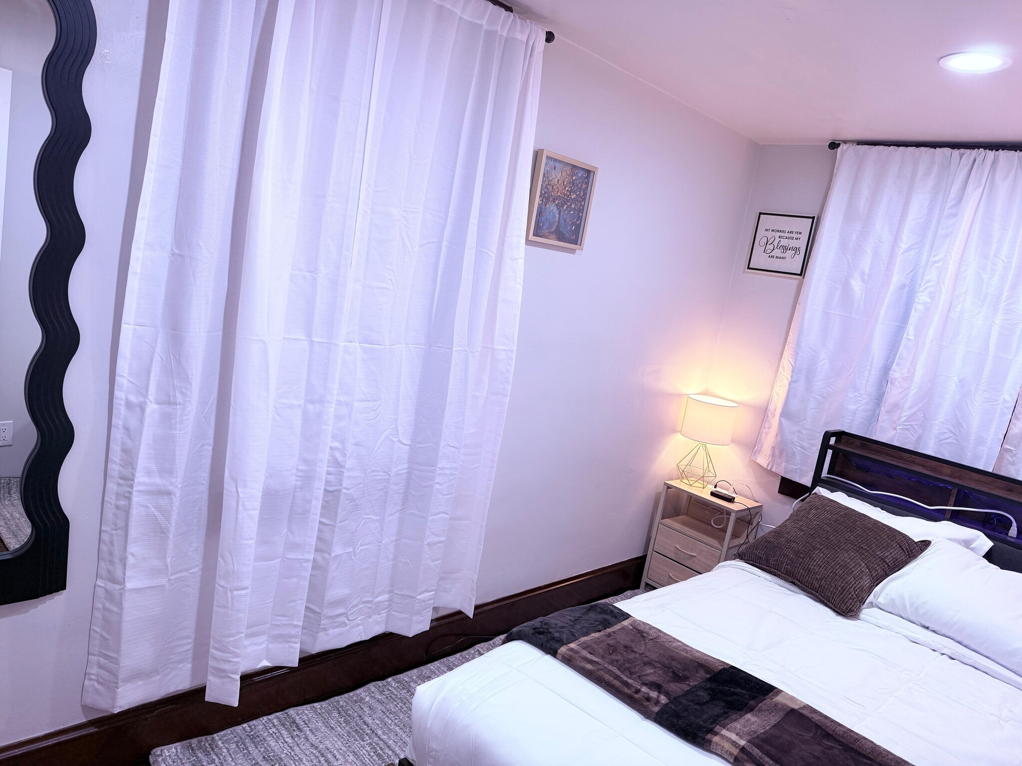 Bedroom - 212 Smith St