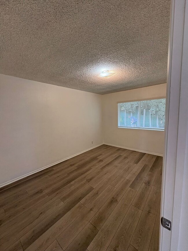 Building Photo - Charming Remodeled 3-Bedroom, 2-Bath in Po...