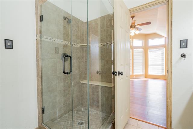 Building Photo - 1875 Crestlake Dr