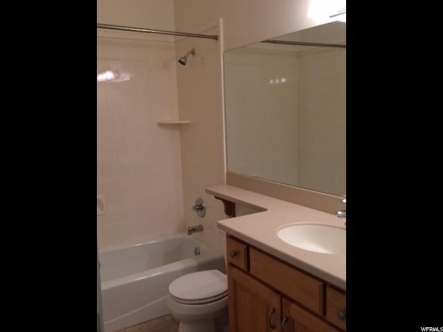 Building Photo - 717 S Clearwater Ct