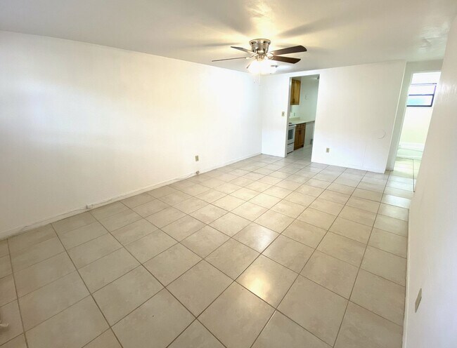 Building Photo - 908 SW 6th Ave