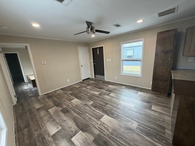 Building Photo - 1121 Connor Ave