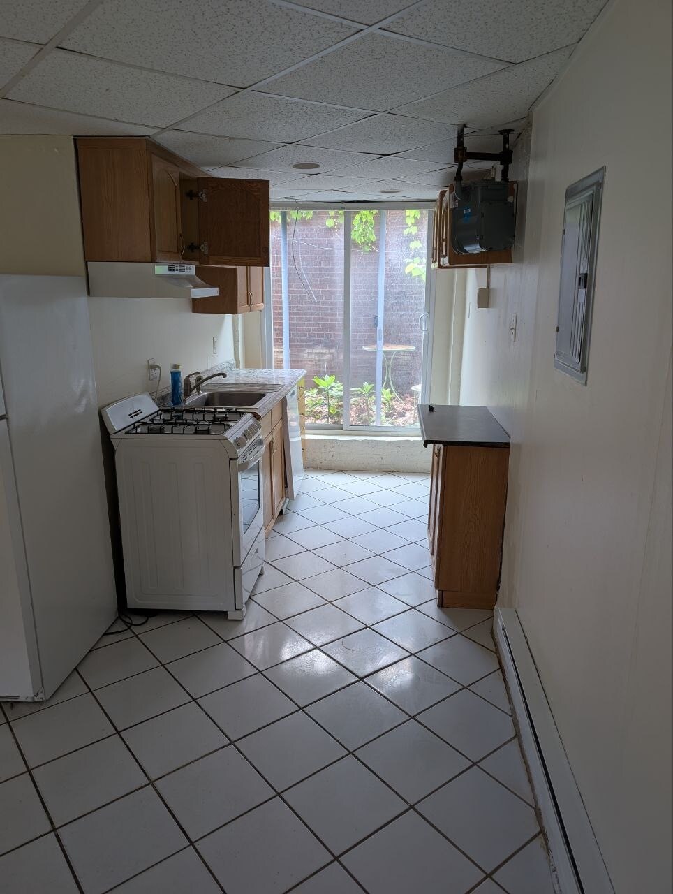 Building Photo - 382 Riverway St
