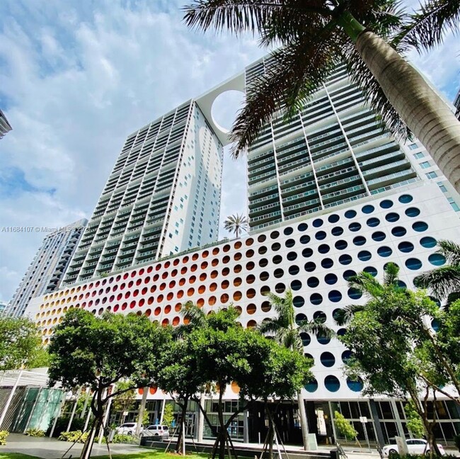 Building Photo - 500 Brickell Ave