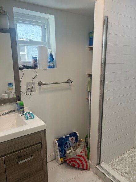 2nd Fl full bathroom outside 2nd floor bedroom - 1522 S 13th St