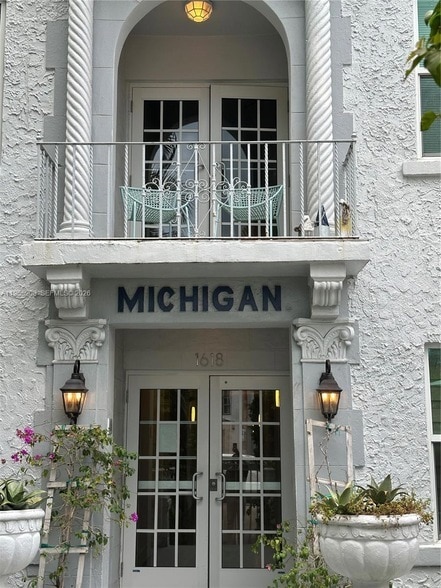 Building Photo - 1618 Michigan Ave