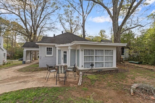 Building Photo - Home for rent in Cloverdale