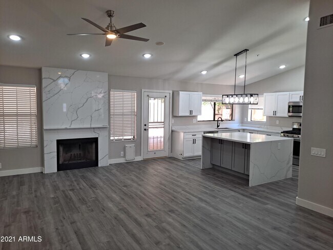 Building Photo - 9074 E Caribbean Ln