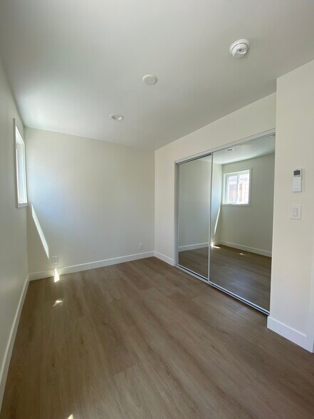 Bedroom 2 - 1331 W Adams Blvd