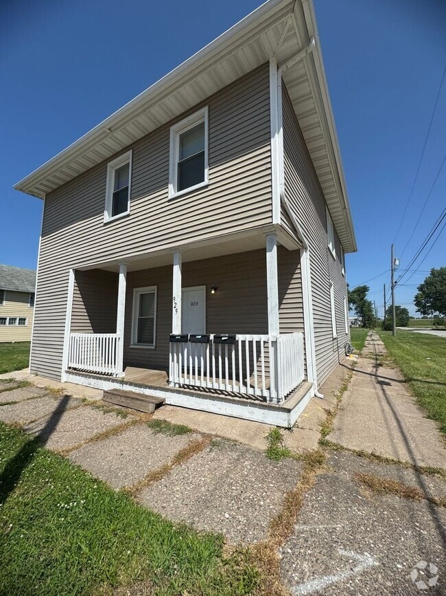 Building Photo - HM 929 4th Ave