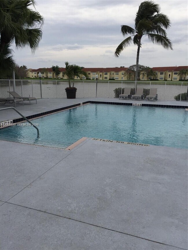 Building Photo - 12870 Vista Isles Dr