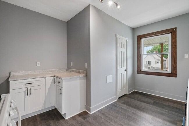 Building Photo - Newly renovated 2 bedroom home in Scott To...