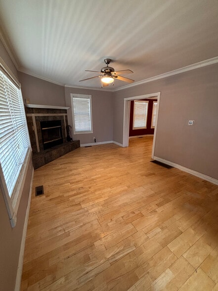 Living Room - 2428 N Dakota St