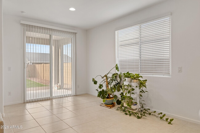 Building Photo - 3065 E Riding Boot Wy