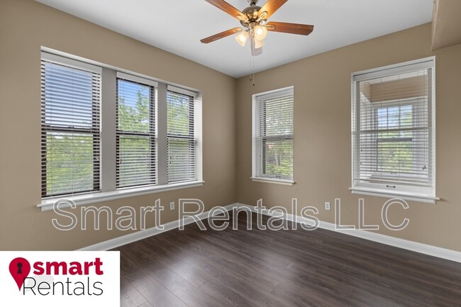 Building Photo - 4101 Flad Ave