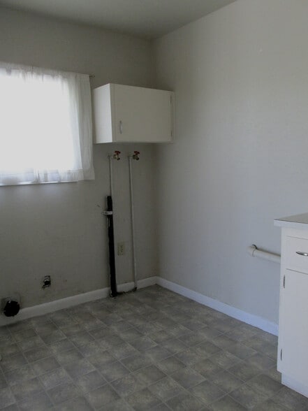 Laundry Room - 420 W Rocalla Ave