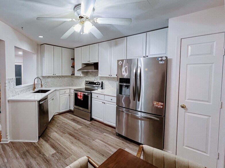 Building Photo - 5354 Regal Ct