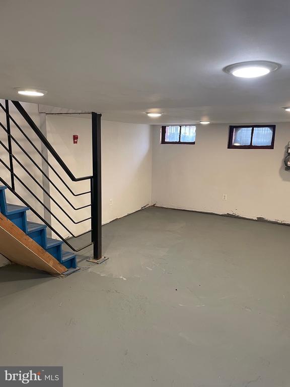 Building Photo - 5229 Westminster Ave