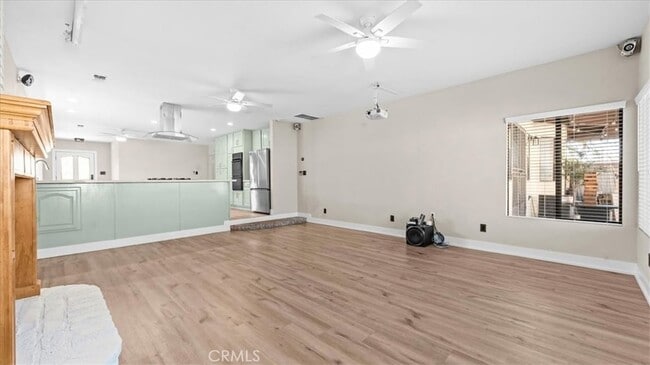 Building Photo - 943 N Orange Ave