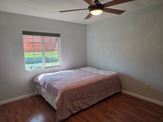 Building Photo - STUNNING PROPERTY-3 bedroom/2 bath Manufacture home in Central Bullhead City