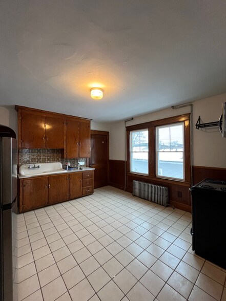 Building Photo - 11 Eaton St