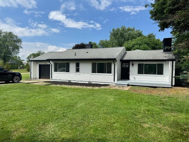 Building Photo - 2BD-1BTH HOME | NEWLY RENOVATED | WEST BLO...