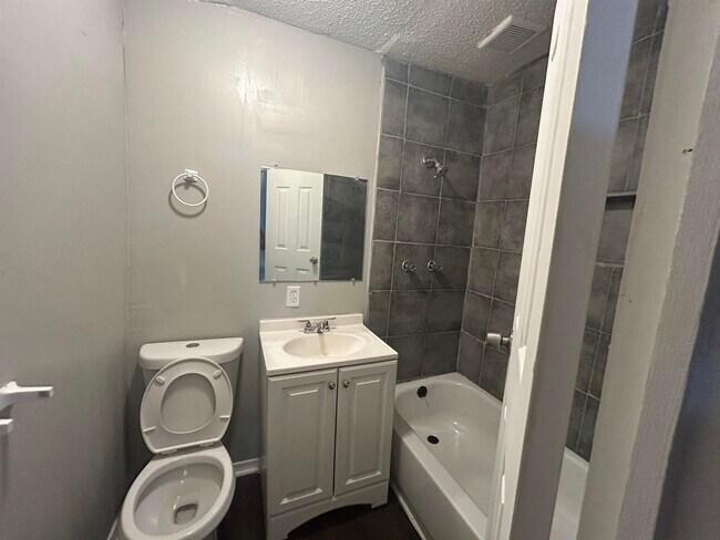 Building Photo - 2926 Mimosa Ave