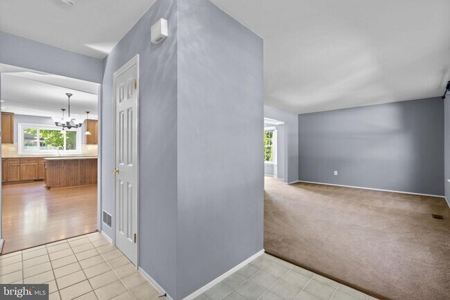 Building Photo - 4706 Bates Dr