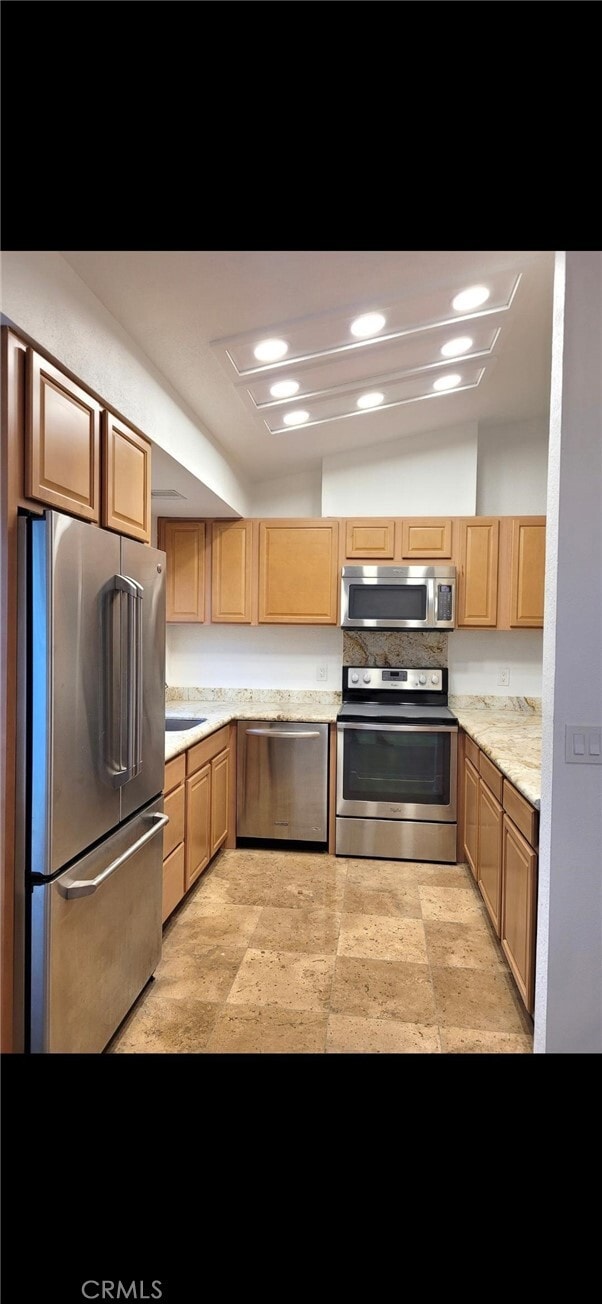 Building Photo - 40768 Biscayne Dr