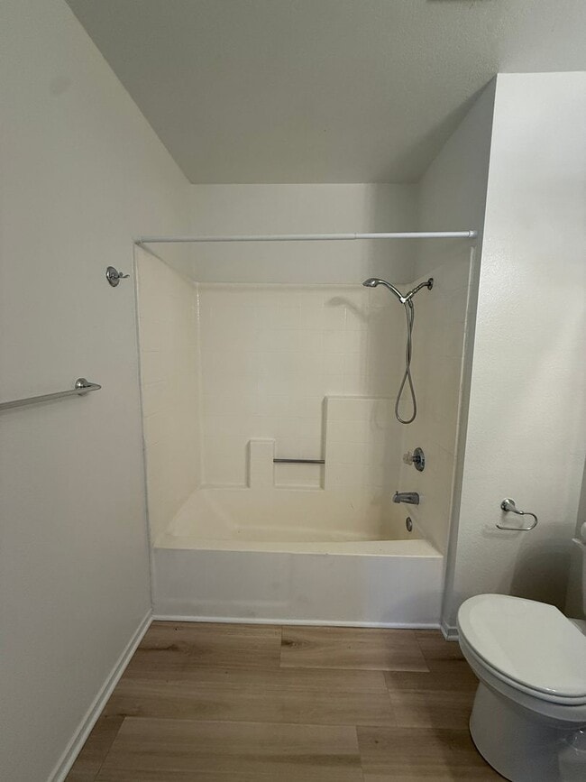 Building Photo - Centrally Located Las Palmas Upstairs Cond...