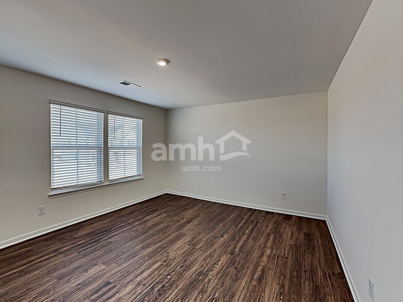 Building Photo - 5018 Twin River Dr