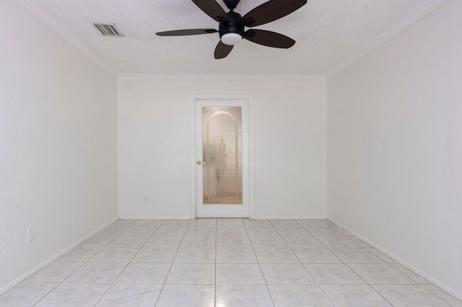 Building Photo - 3/2 Ranch with great outdoor space