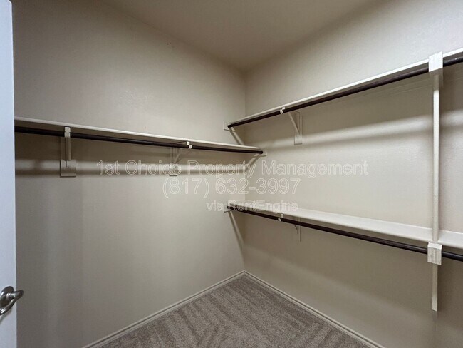 Building Photo - 15736 Barton Ridge Dr