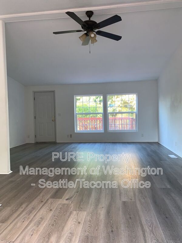 Building Photo - 16008 34th St E