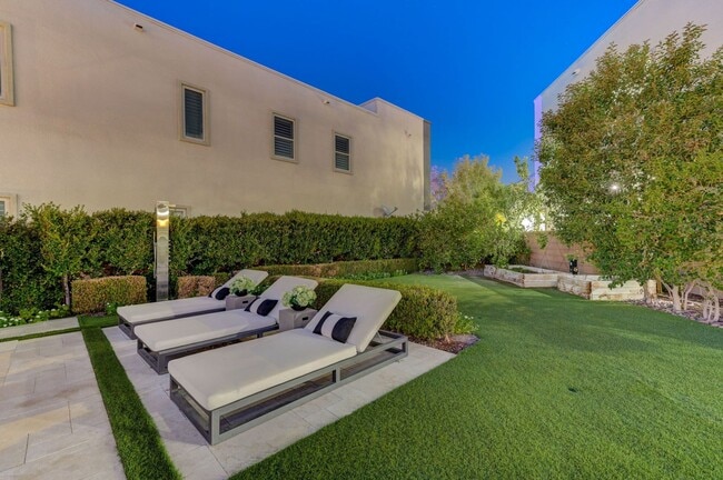 Building Photo - Distinctive Fully Furnished Estate in The Canyons!