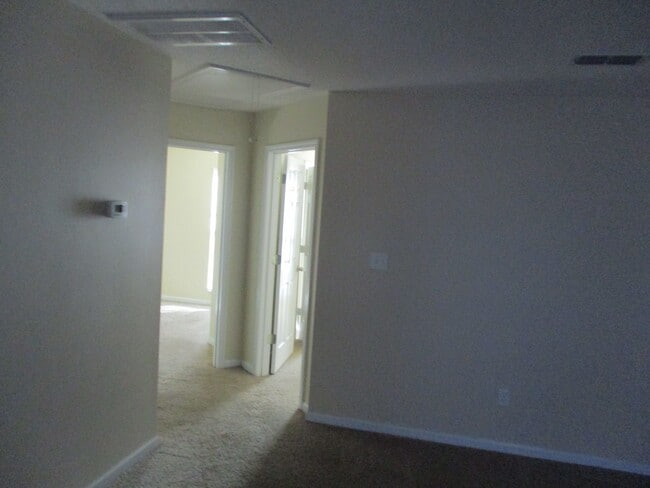 Building Photo - 222 Glade Ln