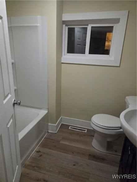 Building Photo - 24 Clay St