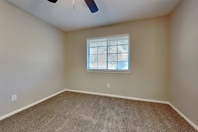 Building Photo - 30215 Stoney Plain Dr