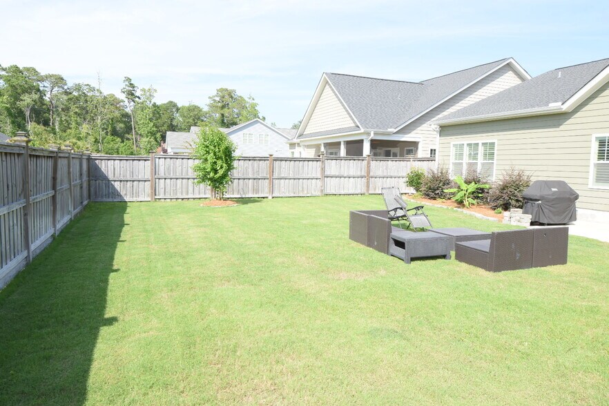 Building Photo - 5636 Pinecone Pl
