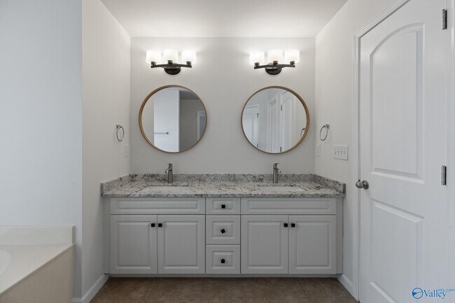 Building Photo - 307 Acorn Grove Ln SW