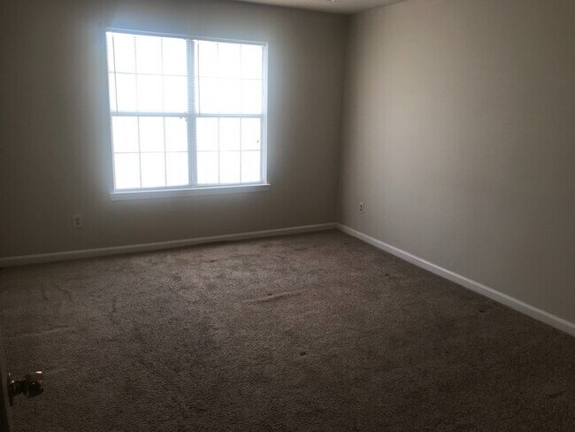 Building Photo - 2536 Lancewood Ln