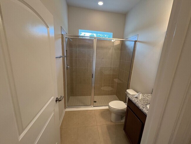 Building Photo - 50% OFF FIRST MONTH RENT* - 5 Bedroom 4 Ba...