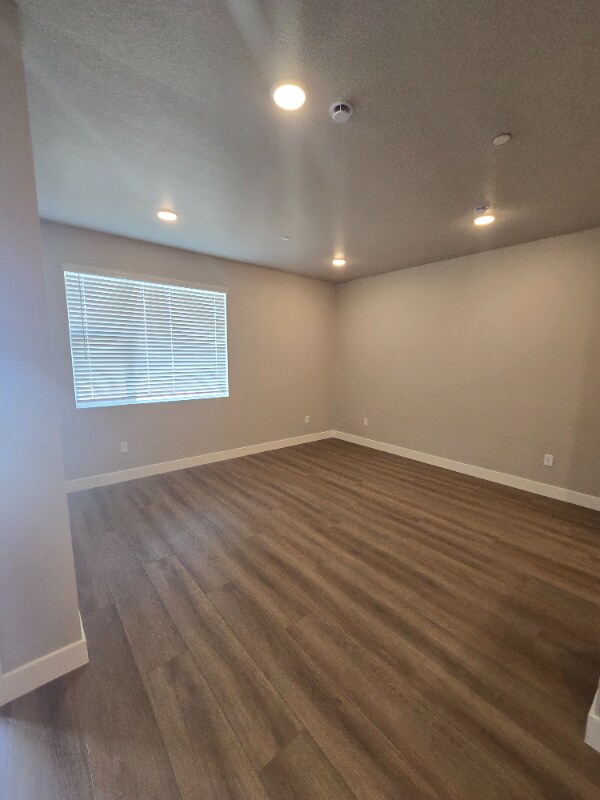 Building Photo - 4829 Autumn Leaf Dr