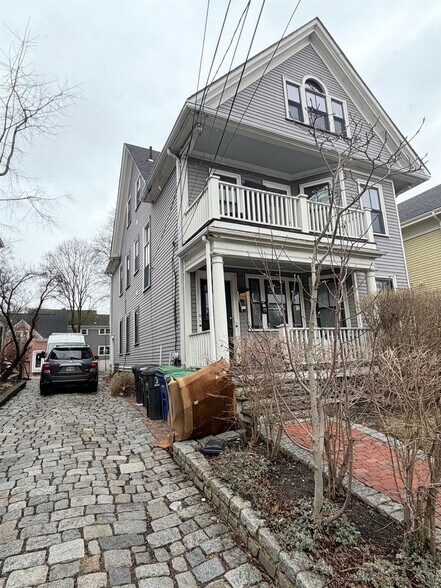 Building Photo - 16 Linden Ave